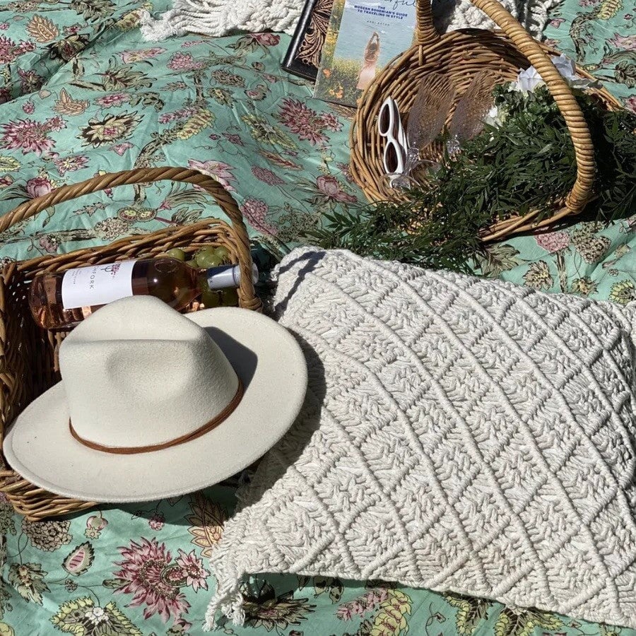 Garden Party Daisy Picnic Blanket – Aquarius Homewares House Of Skye