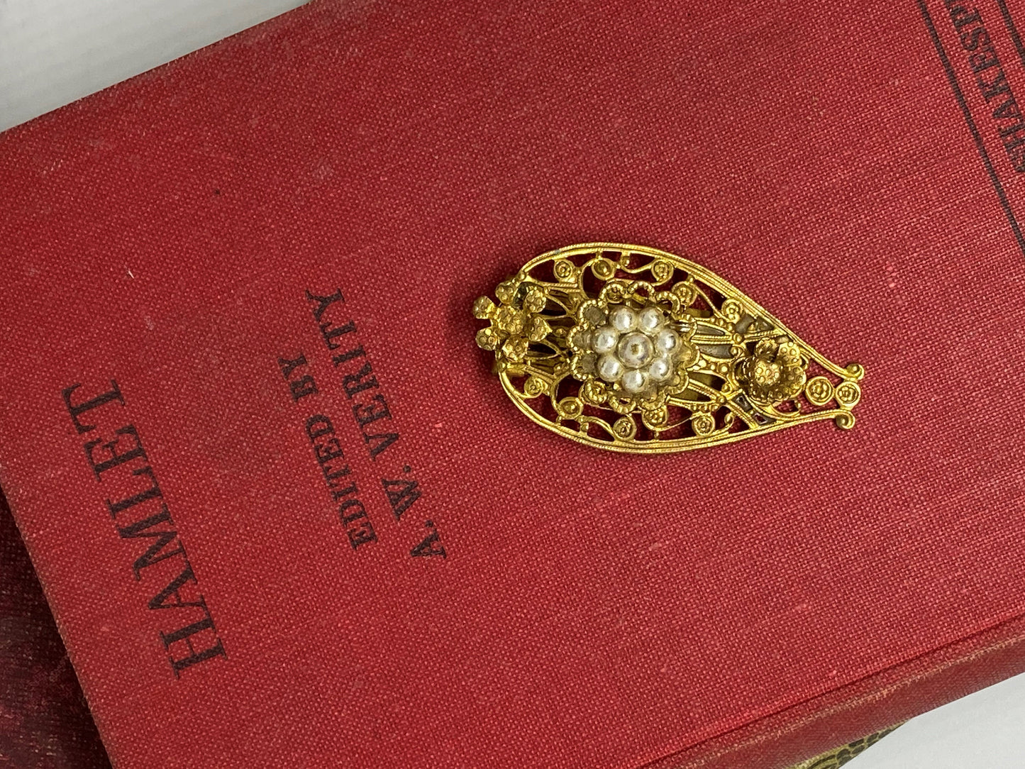 Vintage pearl filigree hair clips Vintage Vintage