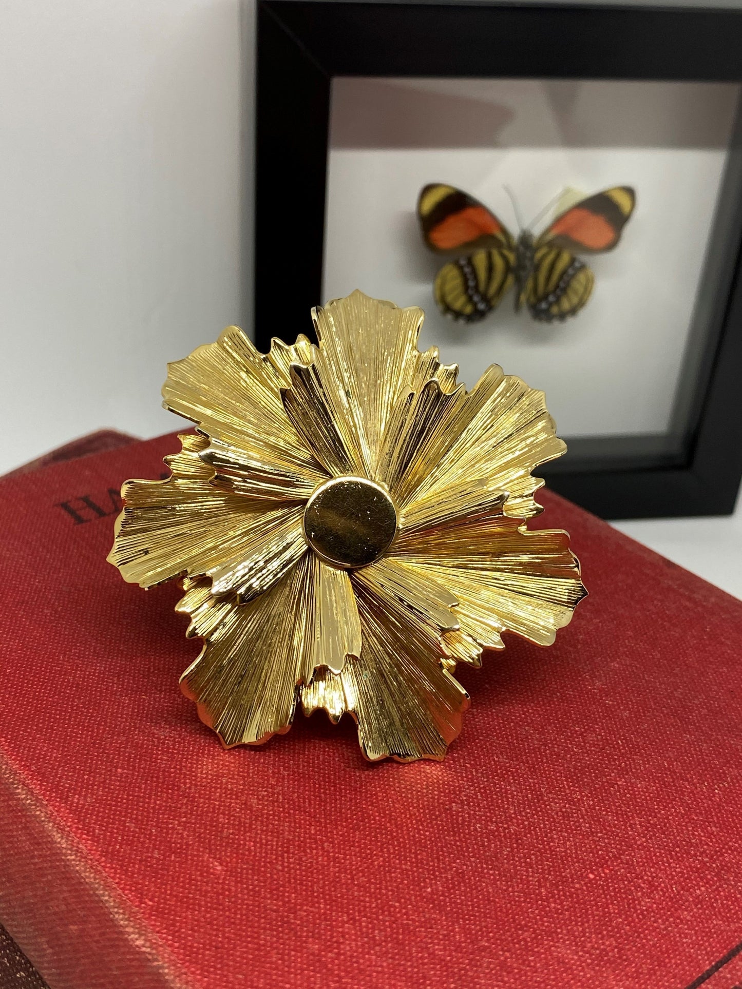 Gold Flower Brooch Vintage Vintage 