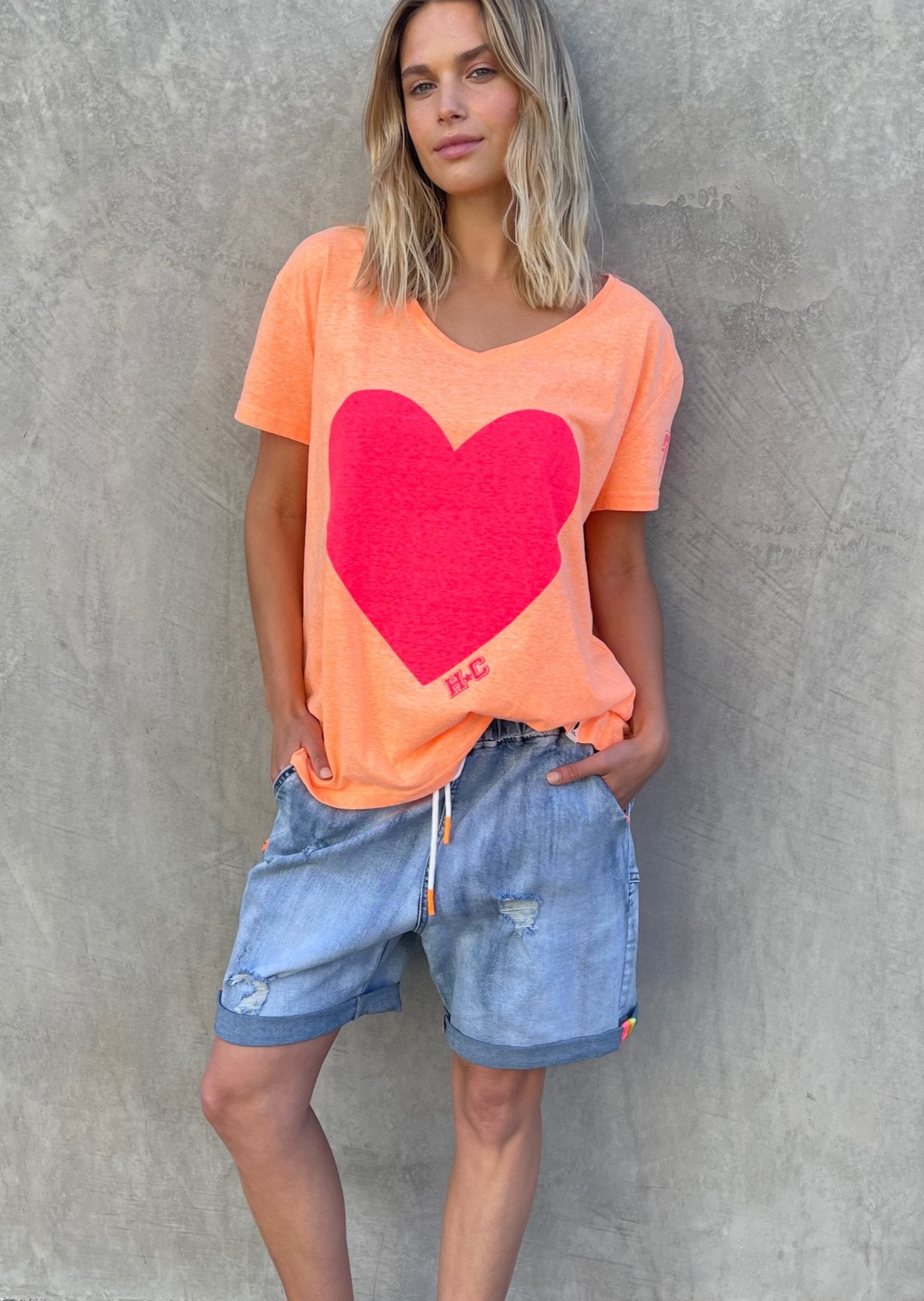 Oversized V-Neck Tee In Orange/Pink Shirt HAEL XIII 