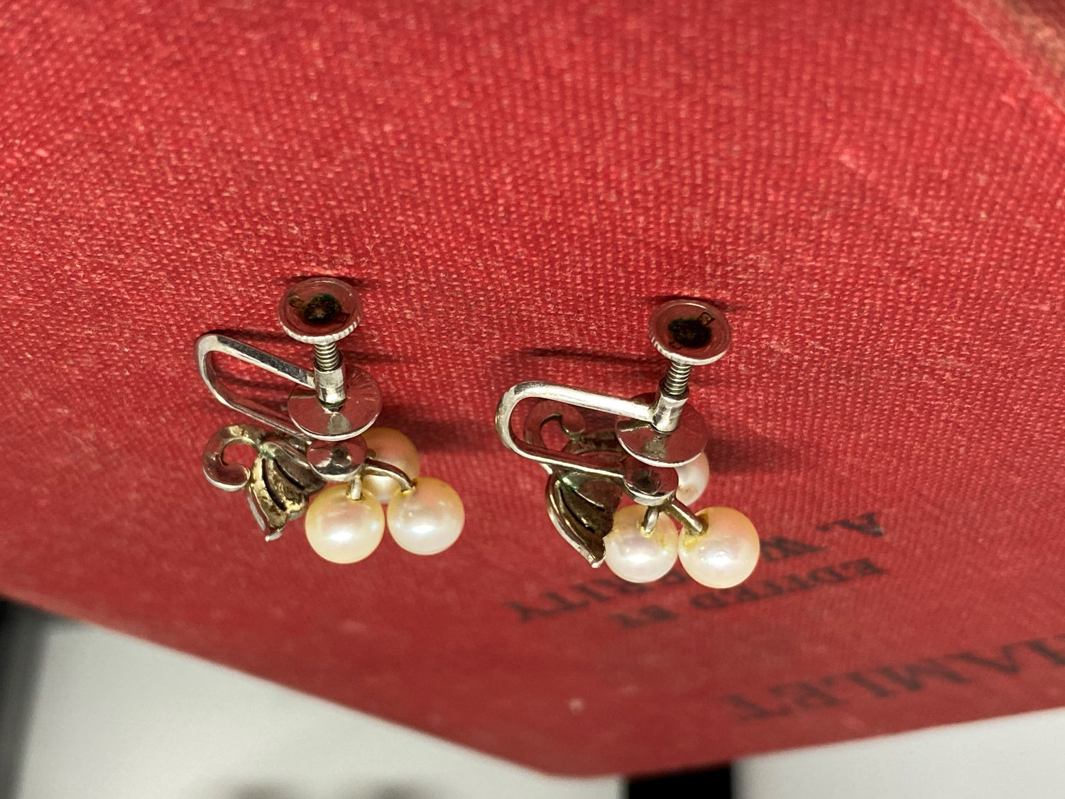 Vintage Pearl Grape Screw earrings Vintage Vintage 